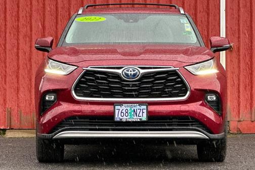 2022 Toyota Highlander Hybrid Platinum