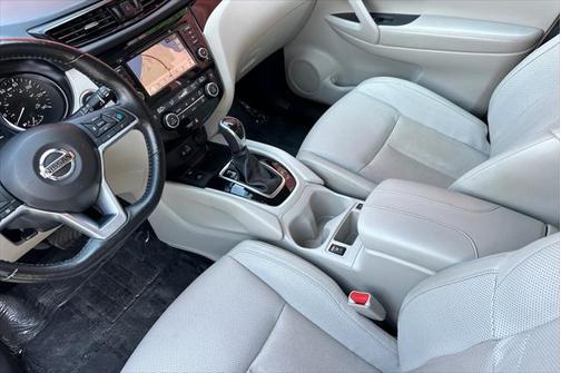 2022 Nissan Rogue Sport SL