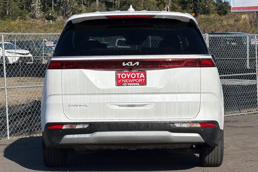 2024 Kia Carnival LX