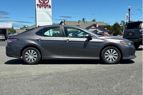 2019 Toyota Camry Hybrid LE
