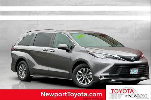 2022 Toyota Sienna XLE 8 Passenger