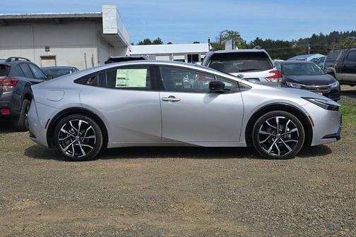 Cutting Edge 2026 Toyota Prius Plug-In Hybrid XSE Premium