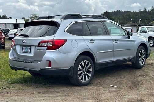Ice Silver Metallic 2016 Subaru Outback 2.5i Limited