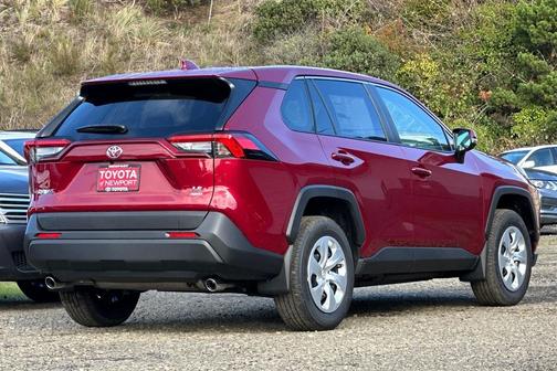 2025 Toyota RAV4 LE