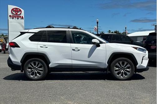 2020 Toyota RAV4 XLE Premium