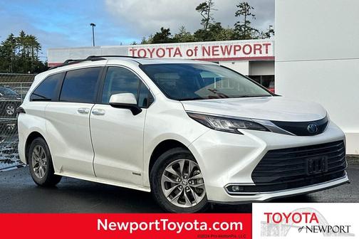2021 Toyota Sienna XLE 8 Passenger