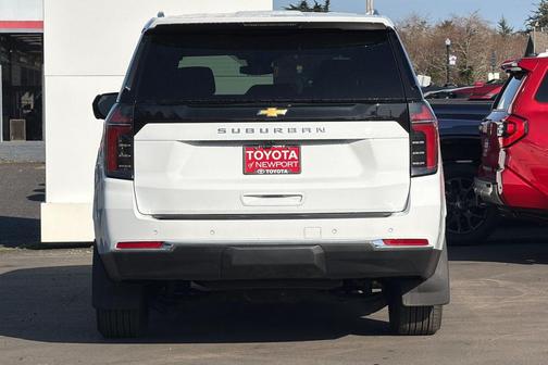 2025 Chevrolet Suburban LS