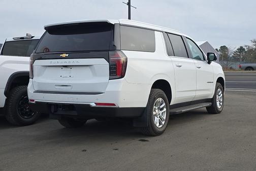 2025 Chevrolet Suburban LS