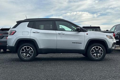 2024 Jeep Compass Trailhawk