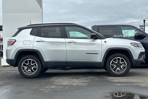 2024 Jeep Compass Trailhawk