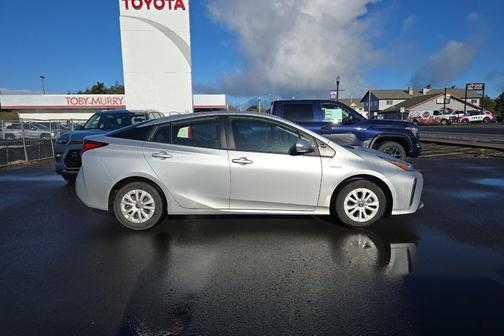 2022 Toyota Prius L