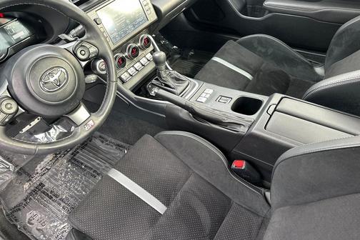2024 Toyota GR86 Premium