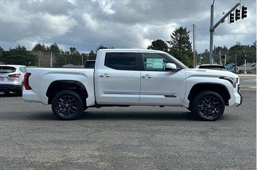2025 Toyota Tundra Hybrid Platinum