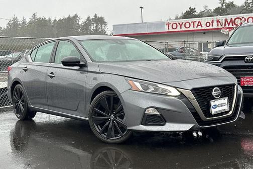 2022 Nissan Altima SR FWD