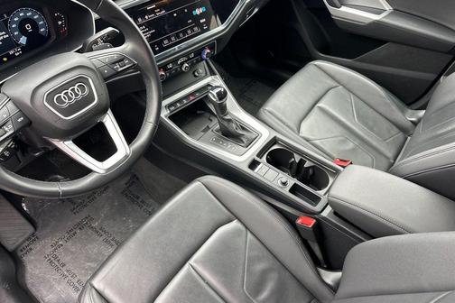 2024 Audi Q3 Premium 45 TFSI S line quattro Tiptronic
