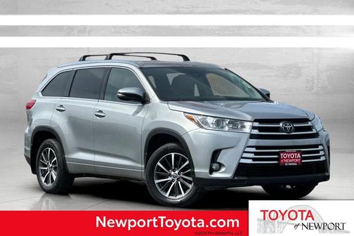 Celestial Silver Metallic 2017 Toyota Highlander XLE