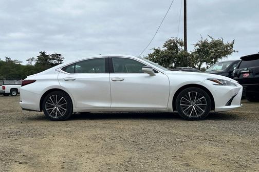 White Pearl 2025 Lexus ES 350 Base