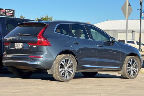 2023 Volvo XC60 Recharge Plug-In Hybrid T8 Ultimate Bright Theme