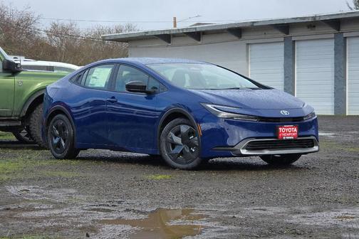 2026 Toyota Prius Plug-In Hybrid SE