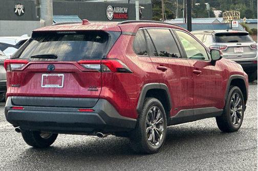 2022 Toyota RAV4 Hybrid XLE Premium