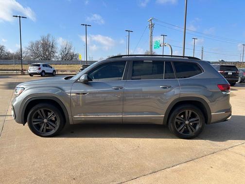 2021 Volkswagen Atlas 3.6 V6 SE w/ Technology R-Line