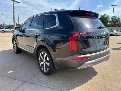 Black 2022 Kia Telluride S