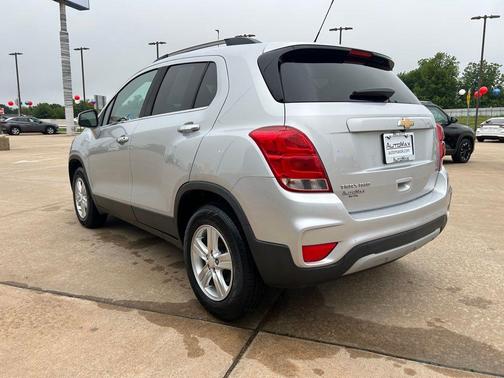 Silver Ice Metallic 2019 Chevrolet Trax LT
