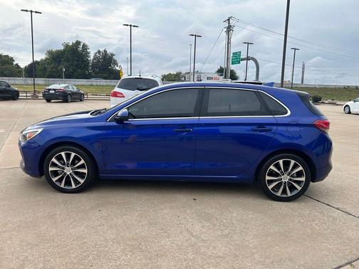 2019 Hyundai Elantra GT Base
