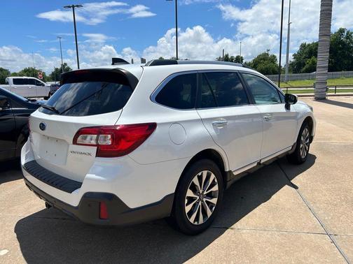 2019 Subaru Outback 2.5i Touring