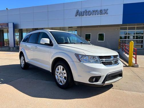 White Noise 2019 Dodge Journey SE