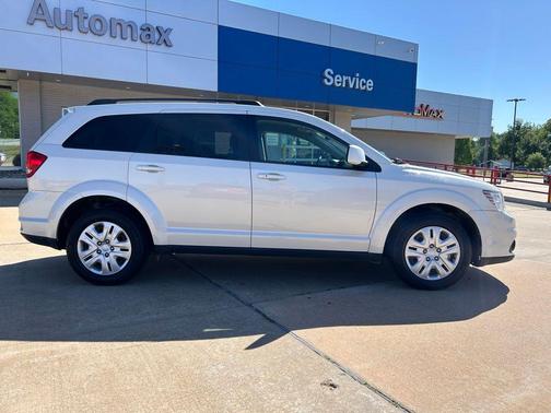 White Noise 2019 Dodge Journey SE