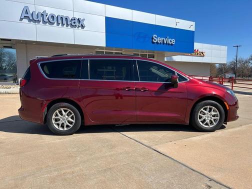 2021 Chrysler Voyager LXI
