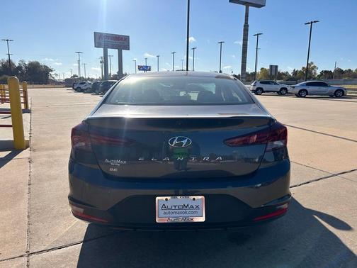 2020 Hyundai ELANTRA SE