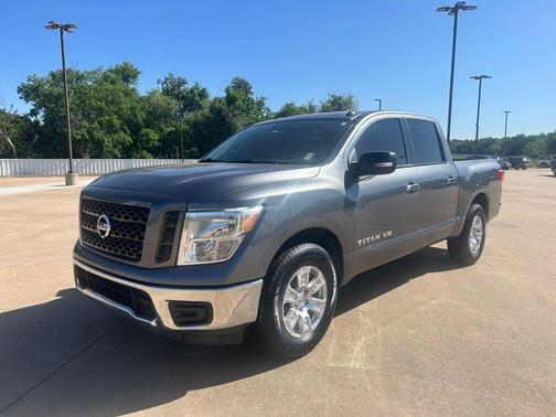 2019 Nissan Titan SV