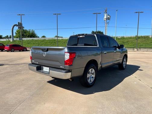 2019 Nissan Titan SV