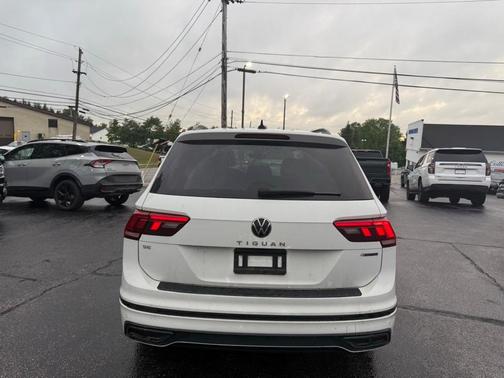 2022 Volkswagen Tiguan 2.0T SE R-Line Black