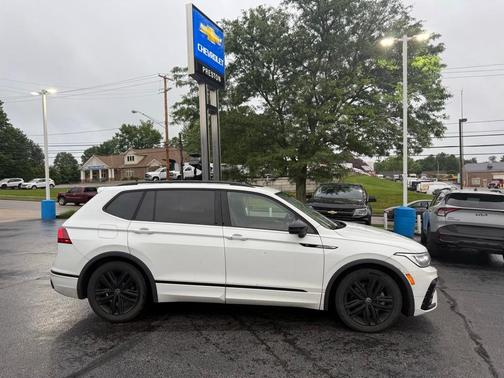 2022 Volkswagen Tiguan 2.0T SE R-Line Black