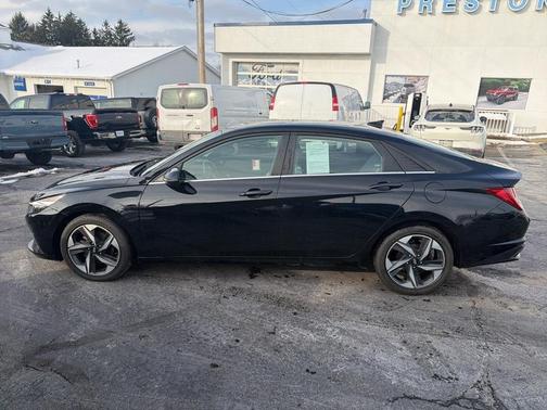 2022 Hyundai ELANTRA Limited