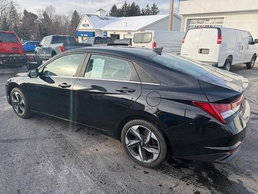 2022 Hyundai ELANTRA Limited