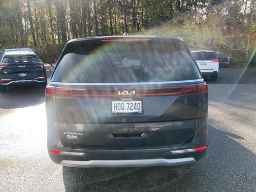 2024 Kia Carnival LX