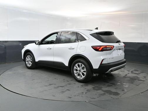 Oxford White 2023 Ford Escape Active