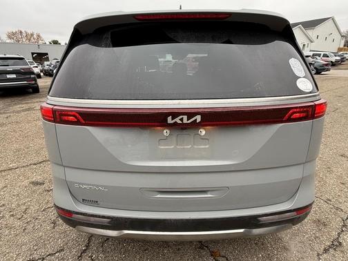 2023 Kia Carnival SX