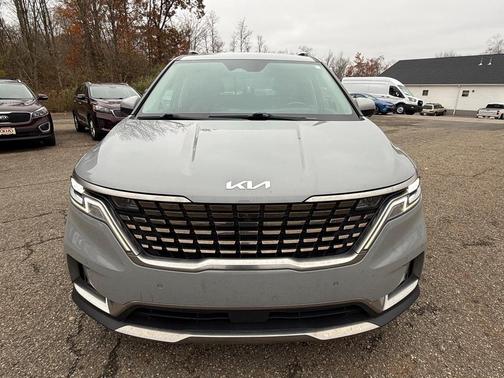 2023 Kia Carnival SX