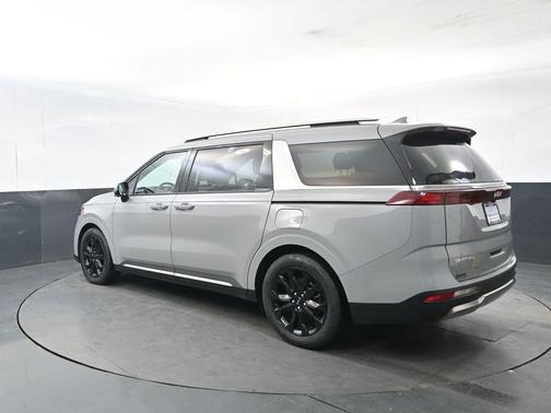 2023 Kia Carnival SX