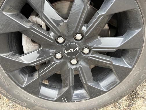 2023 Kia Carnival SX