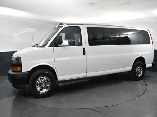 2022 Chevrolet Express 3500 LS