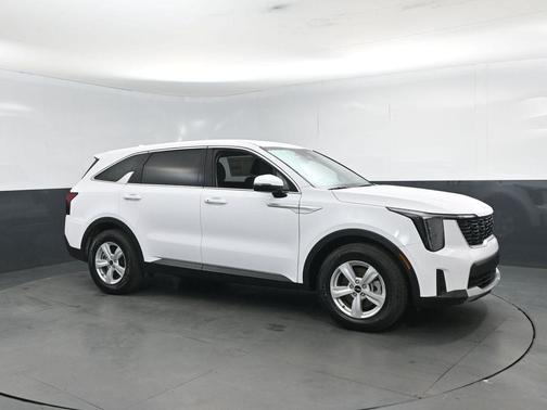 2025 Kia Sorento LX