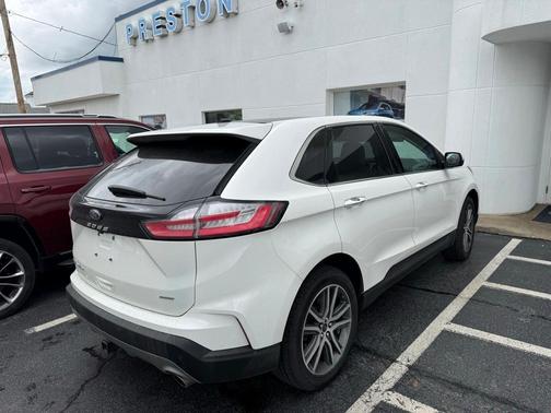 2021 Ford Edge Titanium
