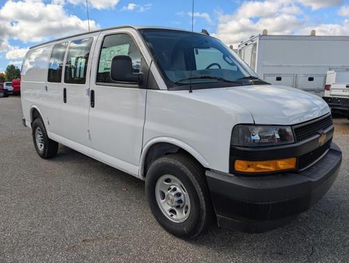 2025 Chevrolet Express 3500 Work Van
