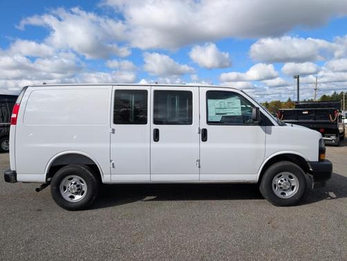 2025 Chevrolet Express 3500 Work Van